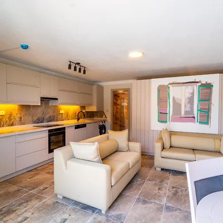 Отель Uliv & Айвалык